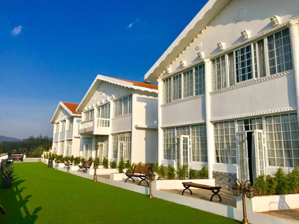Ути: Treebo Skydale Inn & Suites With Mountain View