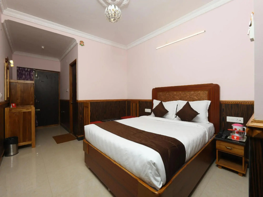 Ути: Capital O 8709 Hotel Rain Forest
