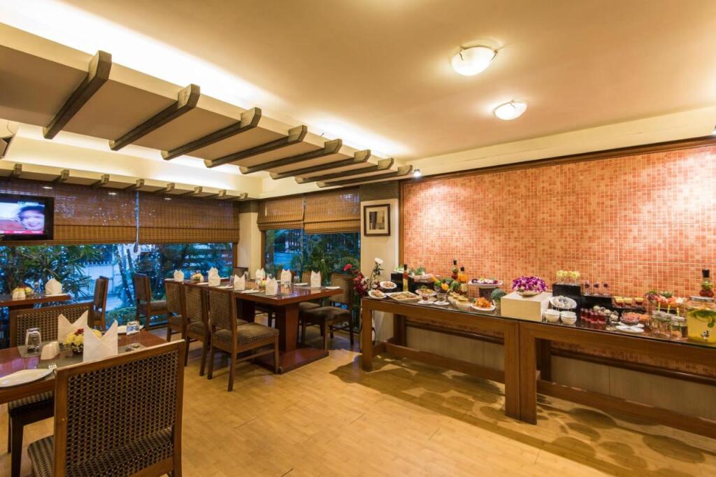 Пуна: Park Central Comfort e-suites, Pune