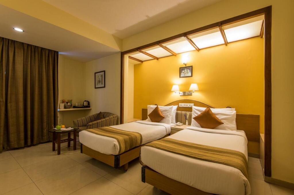 Пуна: Park Central Comfort e-suites, Pune