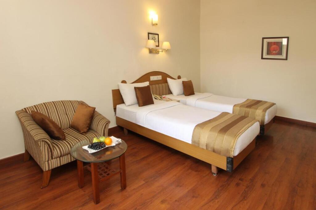Пуна: Park Central Comfort e-suites, Pune
