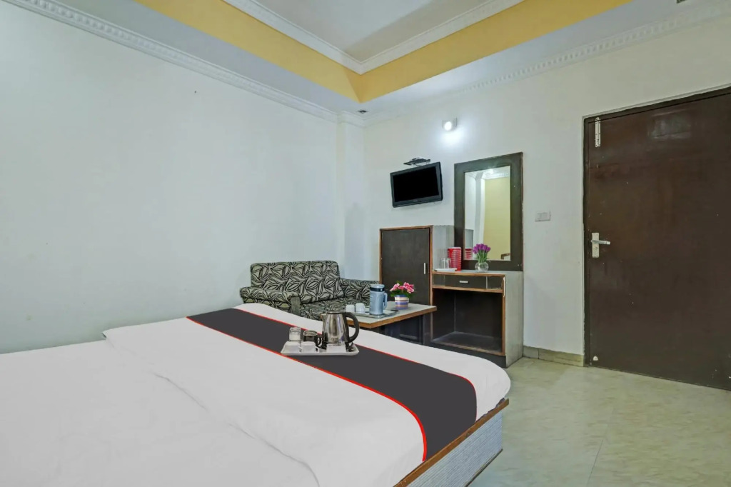 Катра: spot on 89476 Hotel Shalimar Lodge