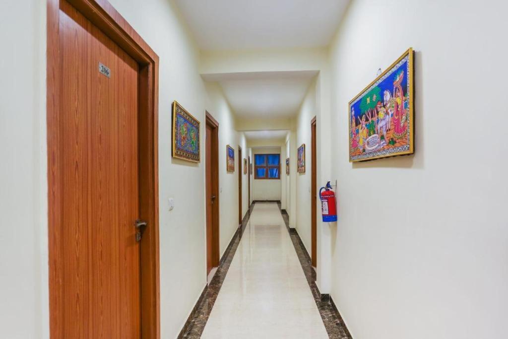 Большая Нойда: Capital O 89624 Bvh Hospitality