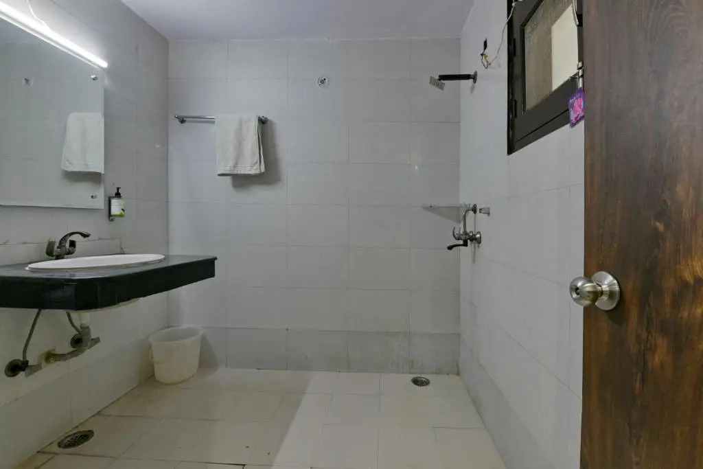 Нойда: Hotel Admire Inn "Atta Market, Noida Sector 18"