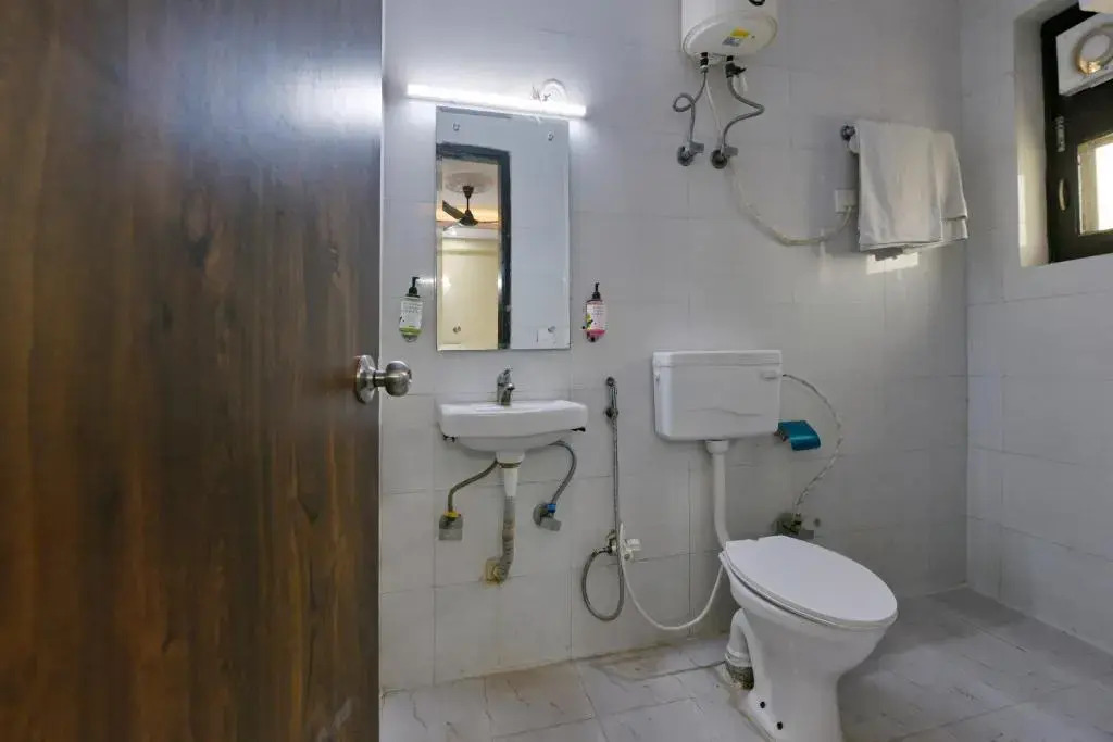 Нойда: Hotel Admire Inn "Atta Market, Noida Sector 18"
