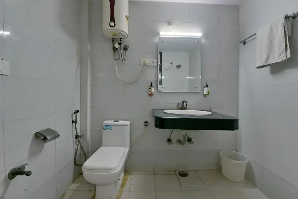 Нойда: Hotel Admire Inn "Atta Market, Noida Sector 18"