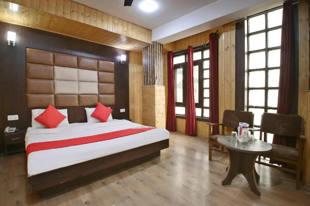 Катра: OYO 18872 Hotel Azad