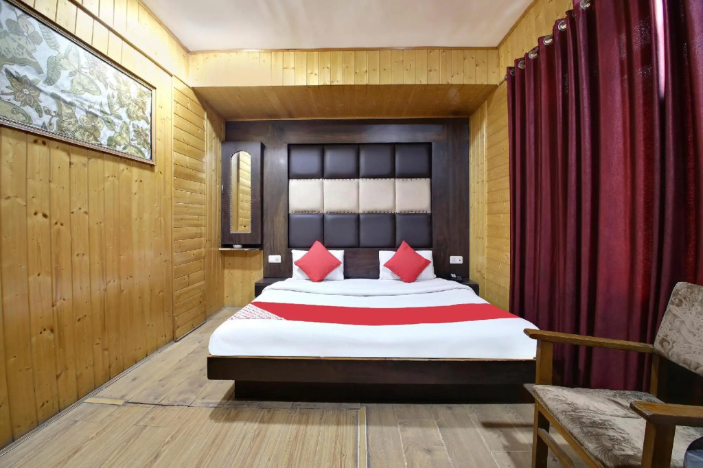 Катра: OYO 18872 Hotel Azad
