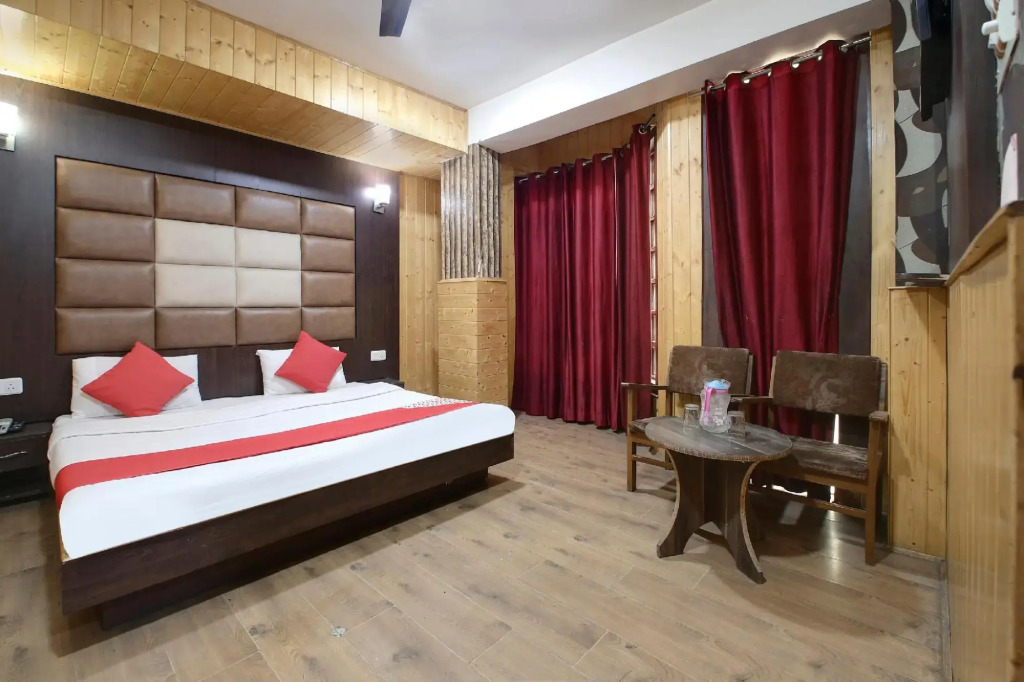 Катра: OYO 18872 Hotel Azad