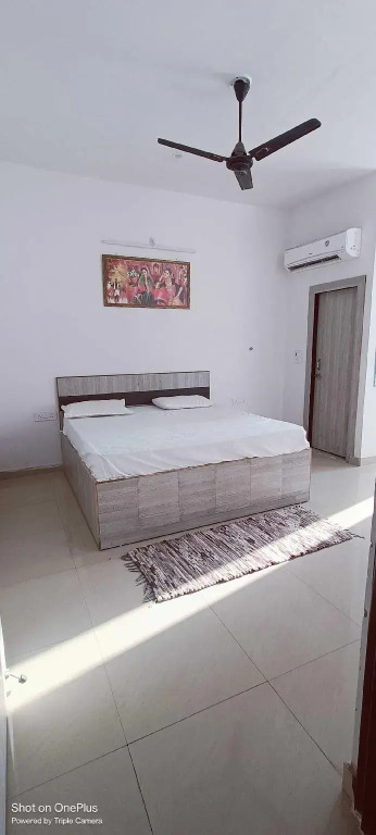 Мератх: Oyo 700920 Hotel Maharaja