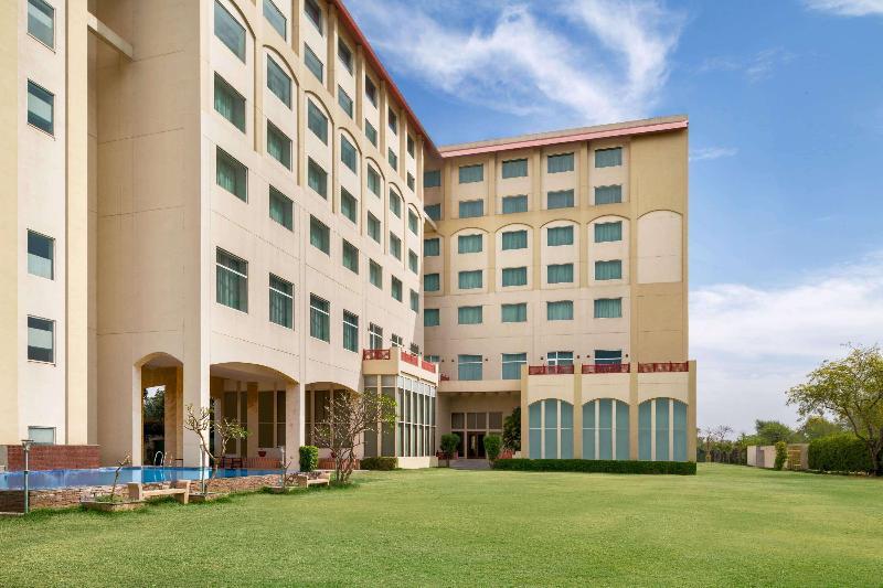 Ramada By Wyndham Jaipur Jaisinghpura — фото 2