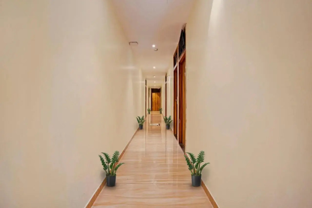 Мумбаи: Capital O 70120 Hotel Art Inn