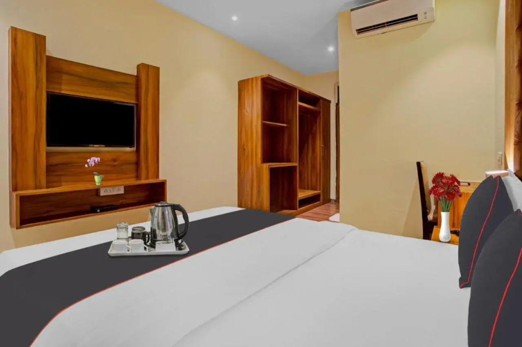 Мумбаи: Capital O 70120 Hotel Art Inn