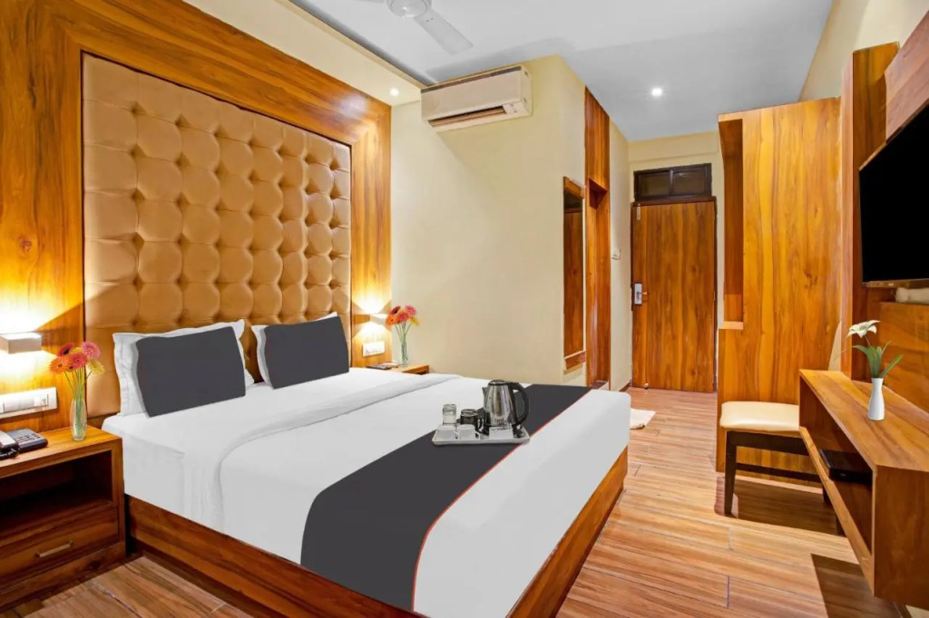 Мумбаи: Capital O 70120 Hotel Art Inn