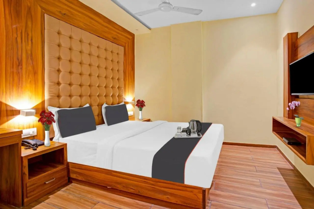 Мумбаи: Capital O 70120 Hotel Art Inn