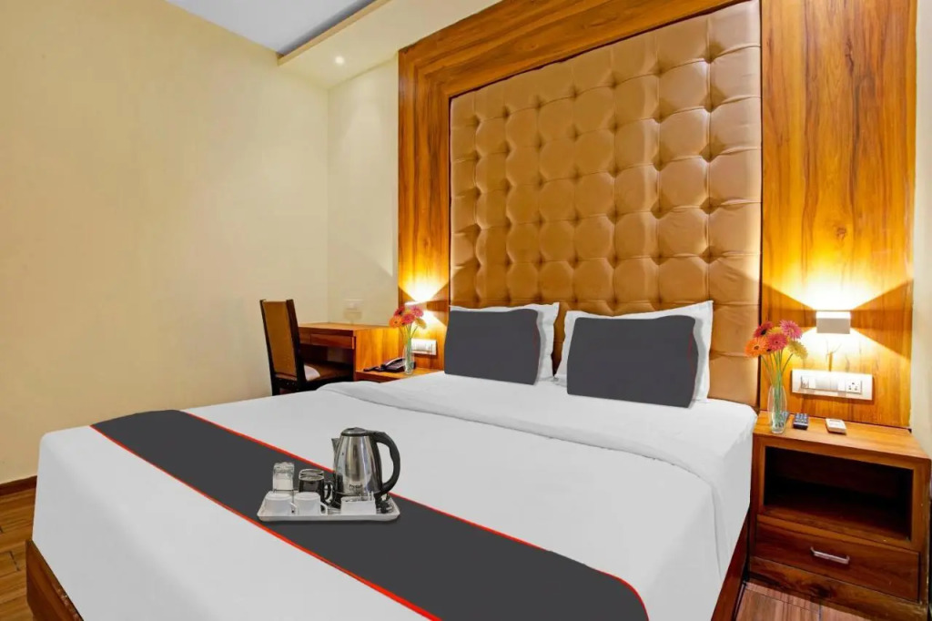 Мумбаи: Capital O 70120 Hotel Art Inn