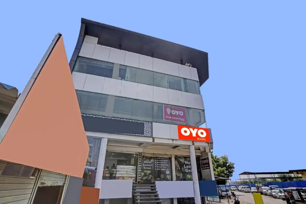 Нагпур: OYO Flagship 70132 Hotel Lemon Grass
