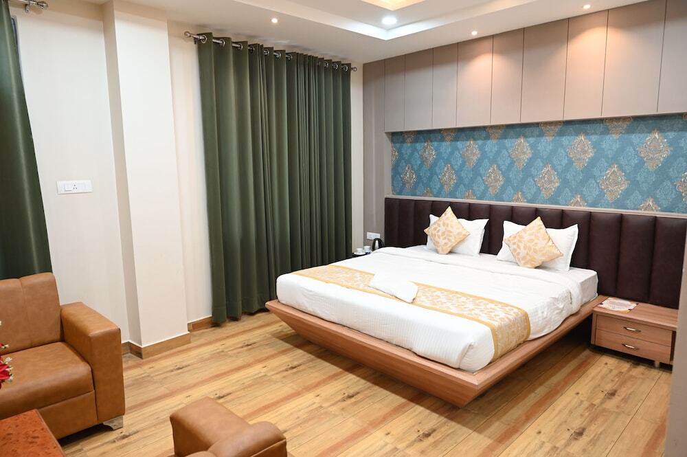 Лакхнау: Hotel Olive Crown