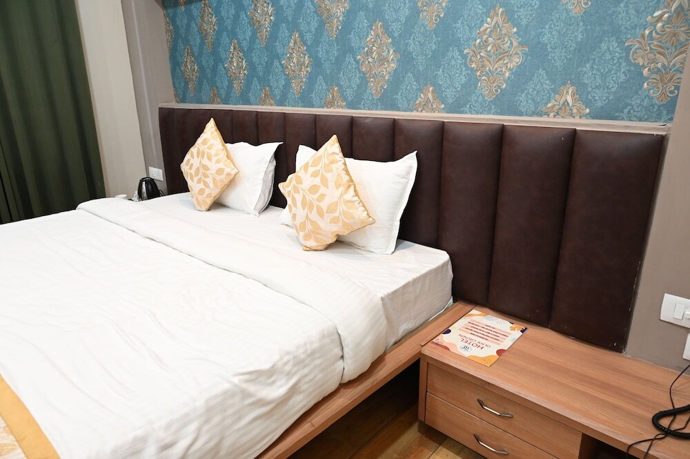 Лакхнау: Hotel Olive Crown