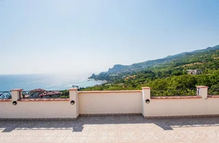 Алупка: Гостевой Дом Вилла Агния