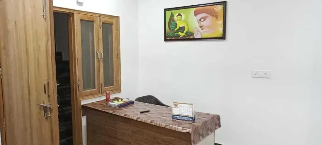 Фаридабад: Pop 89621 Hotel Yuvraj Place