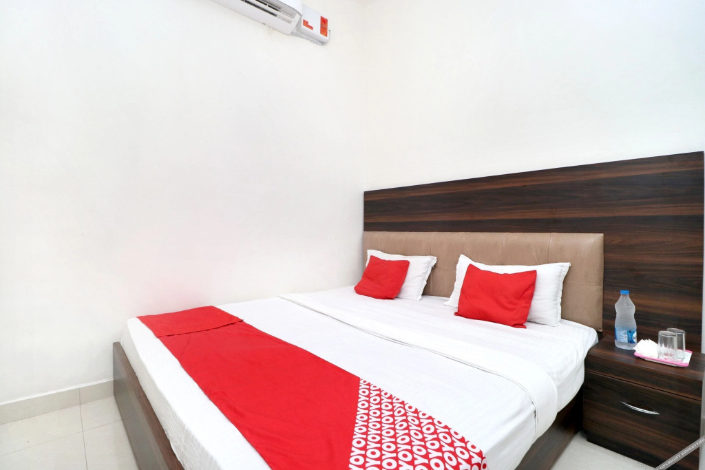Амритсар: OYO 16379 Hotel LivInn Hub