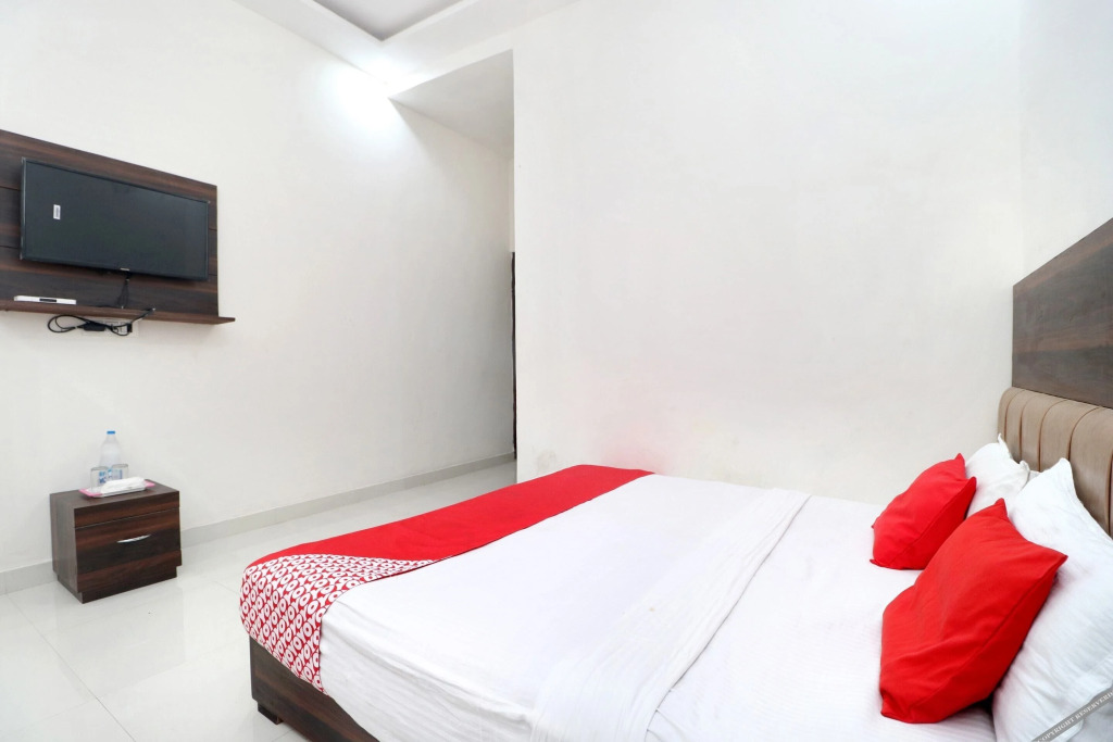Амритсар: OYO 16379 Hotel LivInn Hub