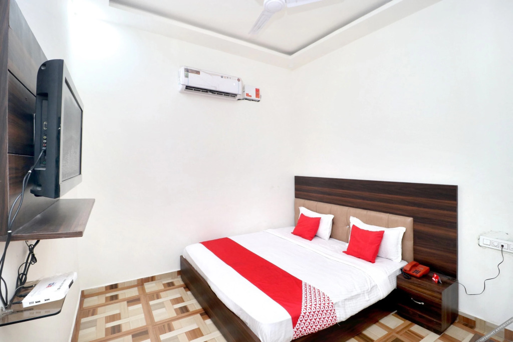 Амритсар: OYO 16379 Hotel LivInn Hub