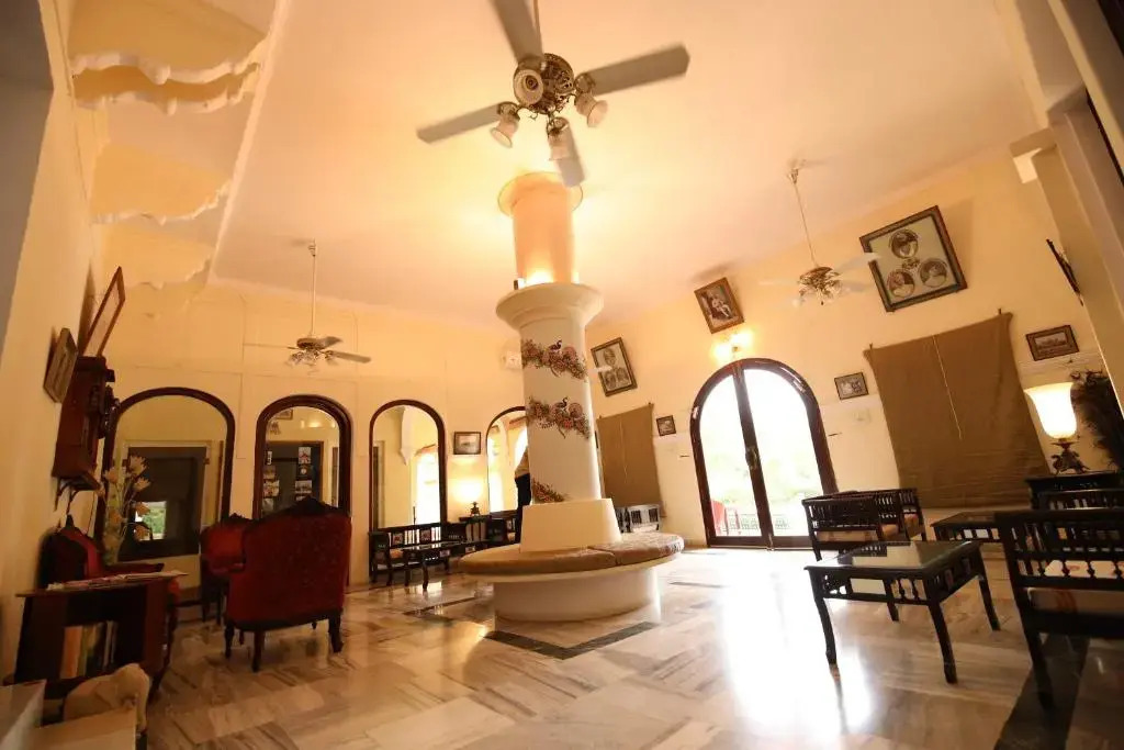 Навалгарх: Roop Niwas Kothi Hotel