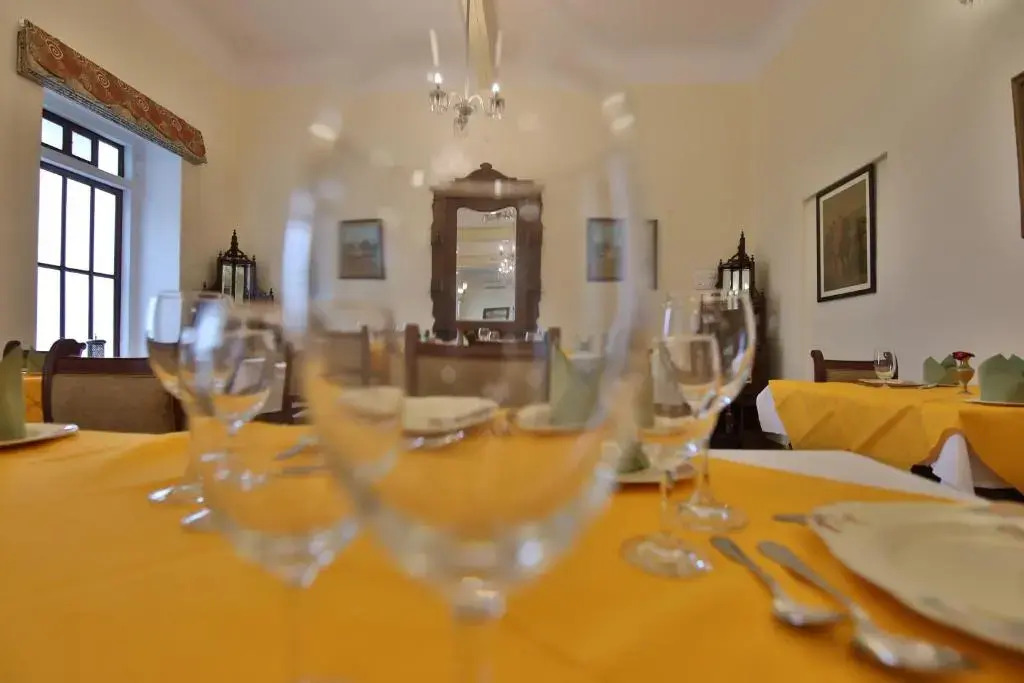 Навалгарх: Roop Niwas Kothi Hotel