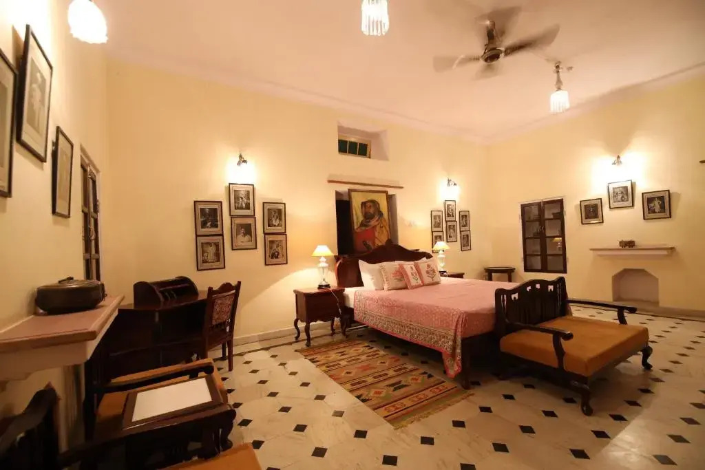 Навалгарх: Roop Niwas Kothi Hotel