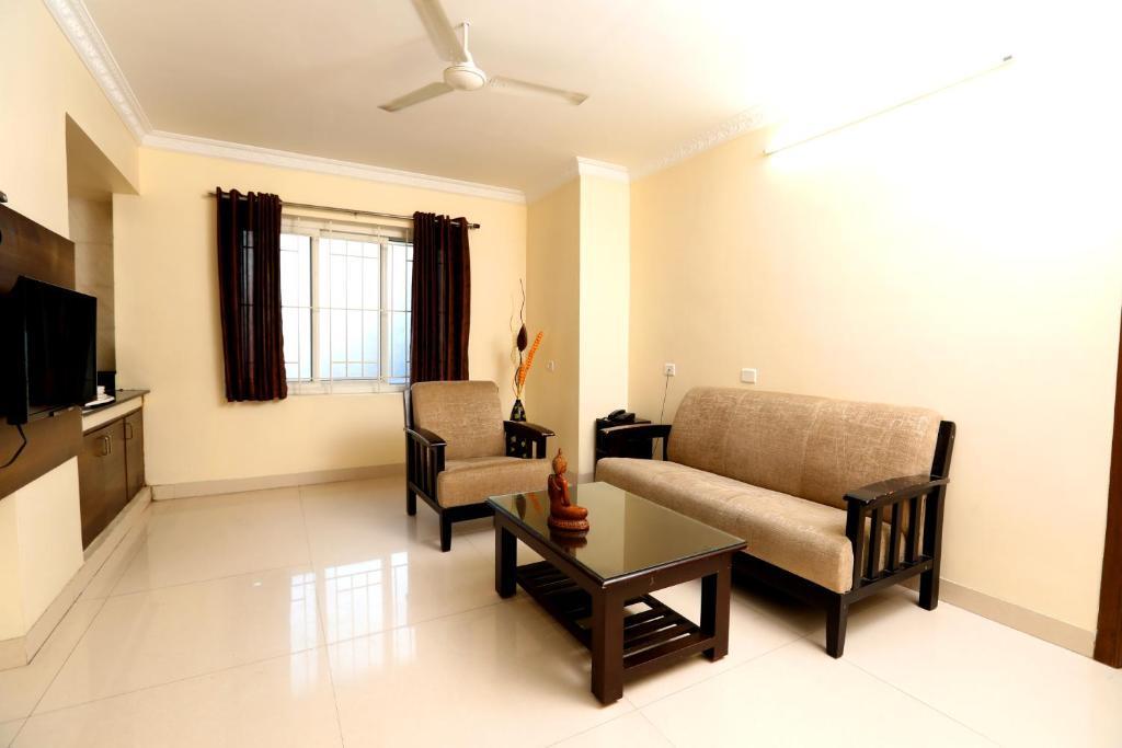 Коимбатур: Chetinaad Courtyard Gandhipuram by Centre Park