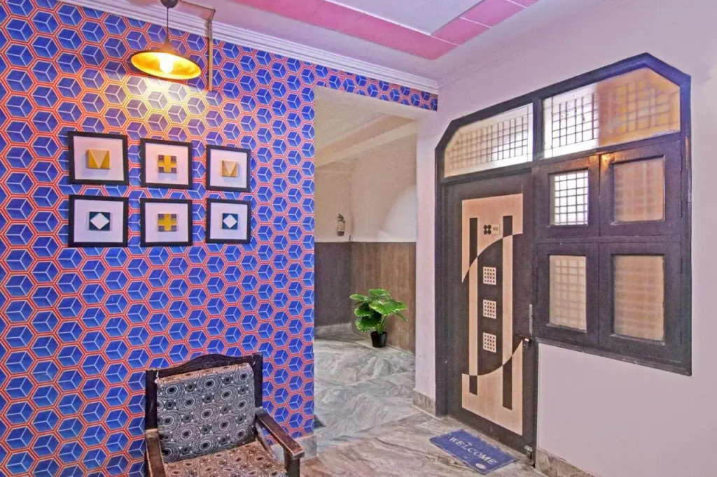 Нью-Дели: OYO Flagship 70265 Hotel Decent Stay