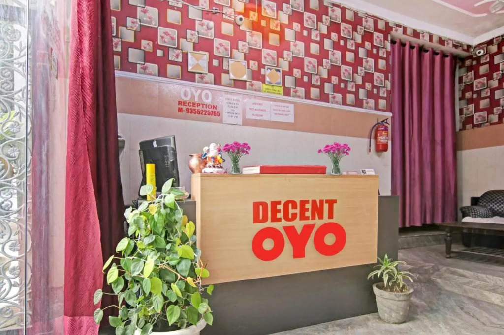 Нью-Дели: OYO Flagship 70265 Hotel Decent Stay