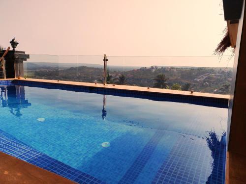 Мапуса: Hill Top Luxury Villa - 3 BHK || Infinity Pool