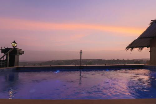 Мапуса: Hill Top Luxury Villa - 3 BHK || Infinity Pool