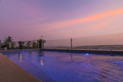 Мапуса: Hill Top Luxury Villa - 3 BHK || Infinity Pool