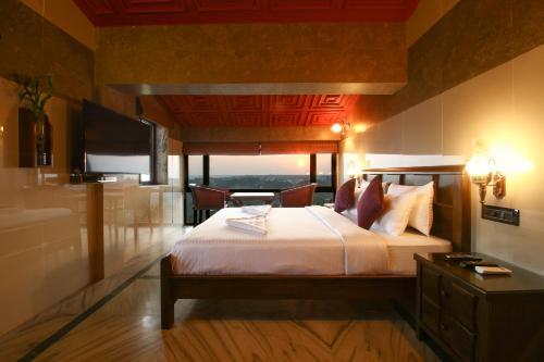 Мапуса: Hill Top Luxury Villa - 3 BHK || Infinity Pool
