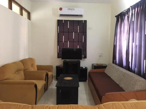 Plush 4BHK Holiday Home with Pool — фото 1
