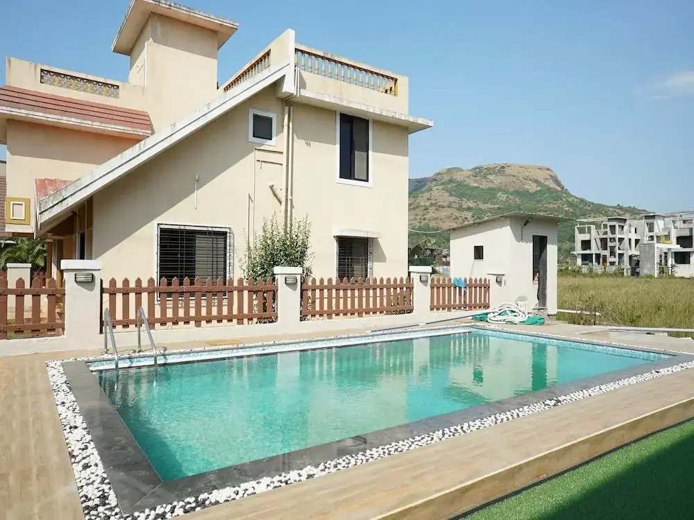 Лонавала: OYO Home 22738 Gorgeous 4BHK Lonavala