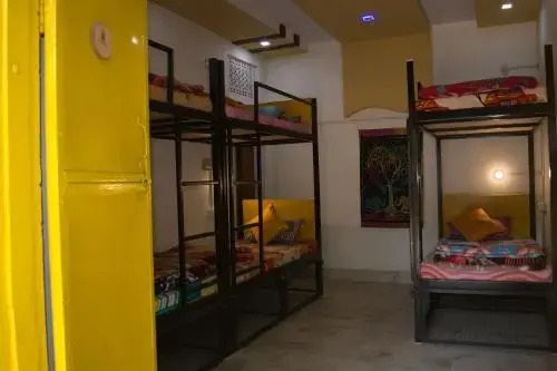 Пушкар: 12 Monks Backpackers Community