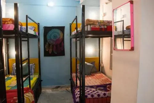 Пушкар: 12 Monks Backpackers Community