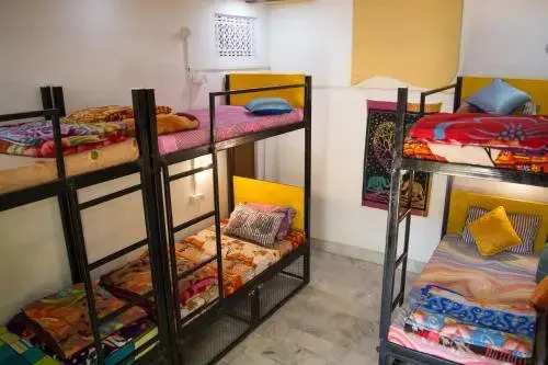 Пушкар: 12 Monks Backpackers Community