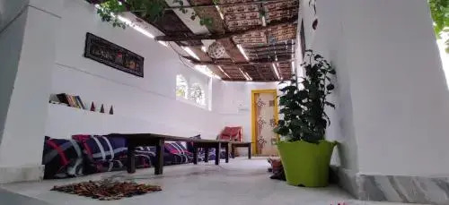 Пушкар: 12 Monks Backpackers Community