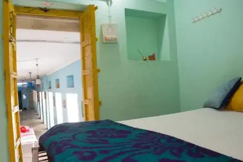 Пушкар: 12 Monks Backpackers Community