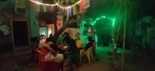 Пушкар: 12 Monks Backpackers Community