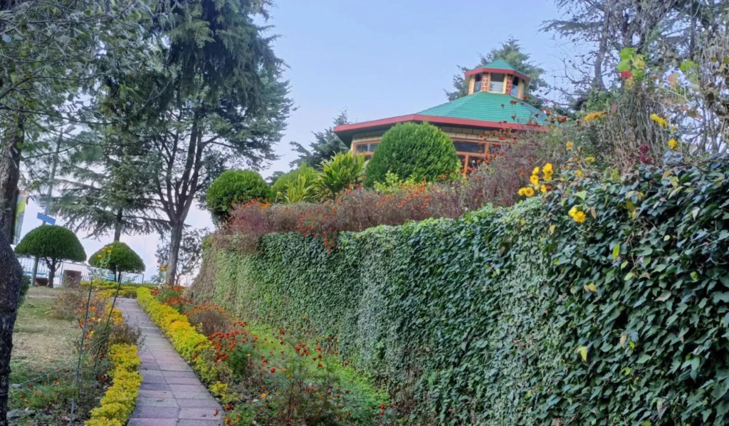 Массури: The Himalayan Hostel