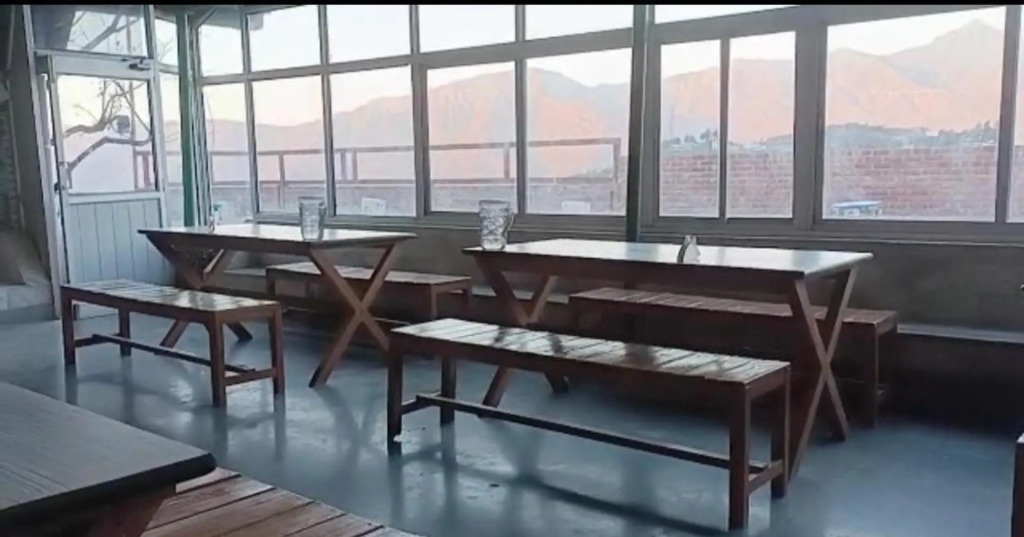 Массури: The Himalayan Hostel