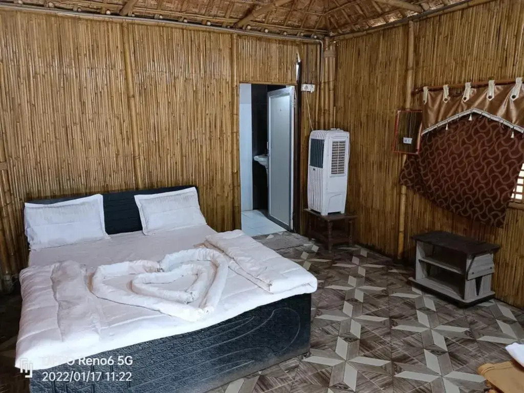 Сазан: Wilderness Camp 200mtr from Devaliya Park
