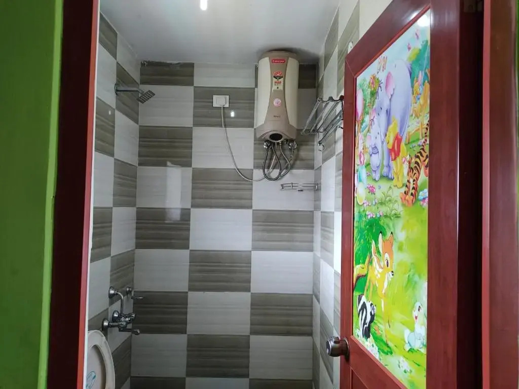 Ути: SAIBALA RESlDENCY - NEAR BOAT HOUSE
